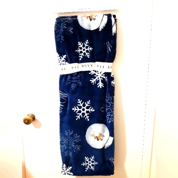 Rae Dunn Other - Rae Dunn Snow Throw Blanket